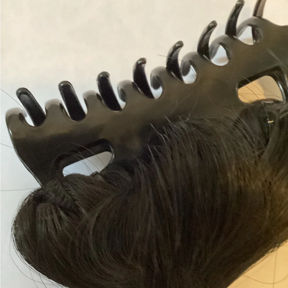Very light clipping ponytail suitable for children and young adults